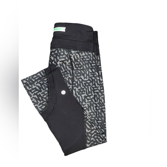 Lululemon Run Inspire Crop II – Size 4 - Picture 1 of 3